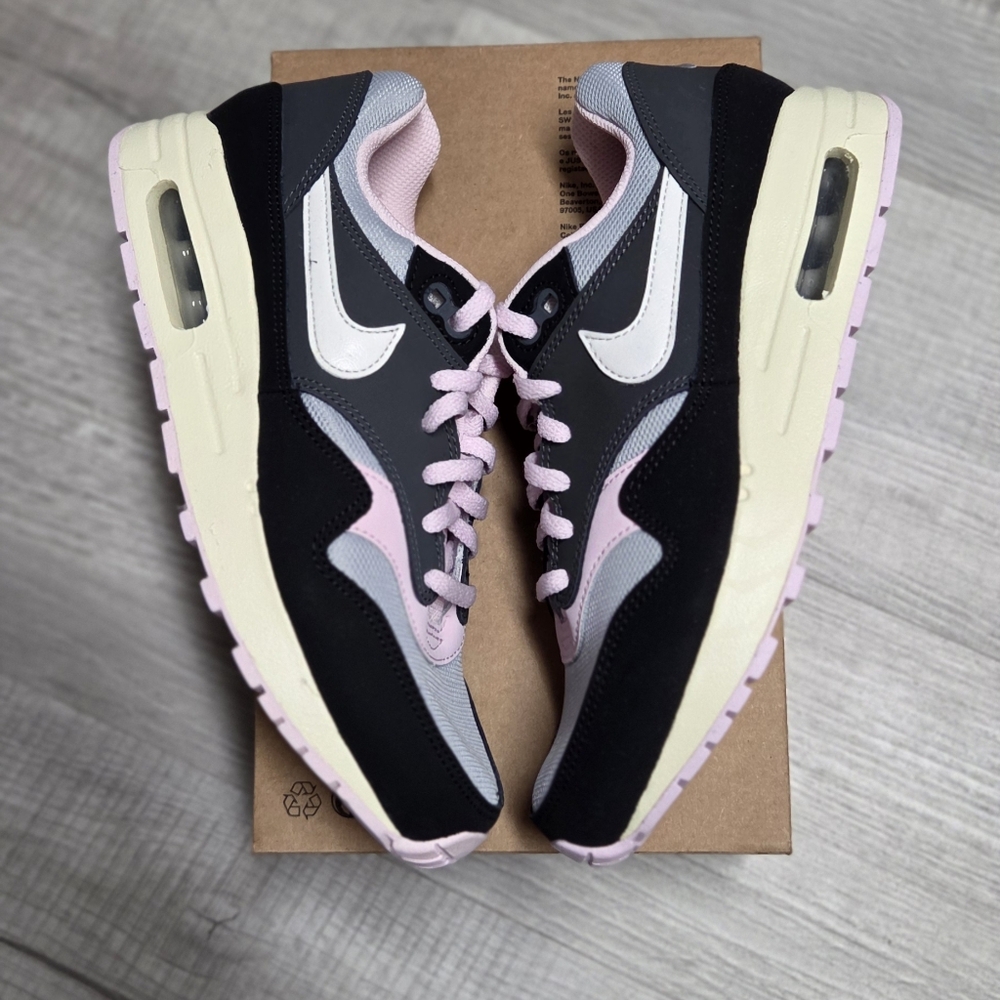 SOLD!!Nike Airmax 1 Pink Foam